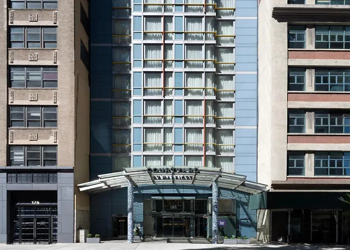 Courtyard By Marriott New York Manhattan / Soho